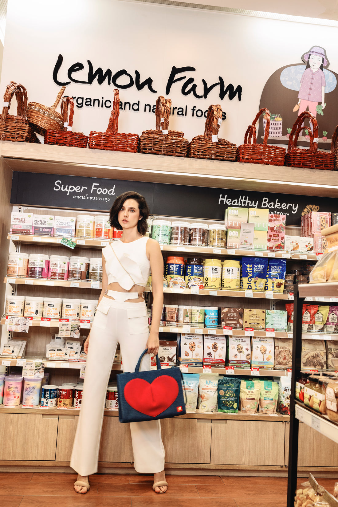 The Perfect Everyday Companion: Your Canvas Jeans Bag